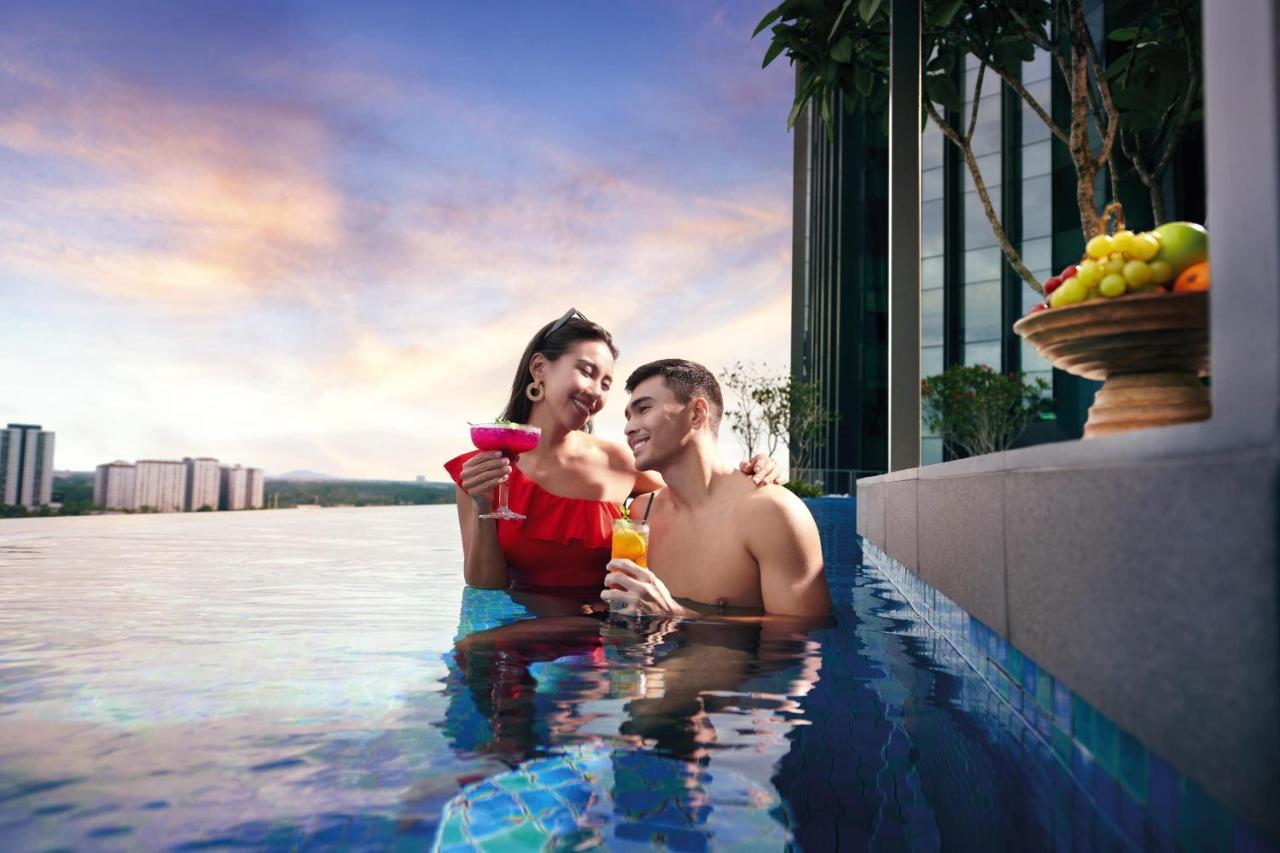 Doubletree By Hilton I-city 5*