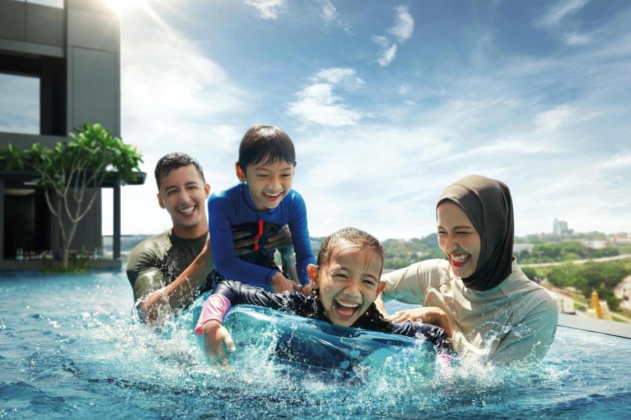 Doubletree By Hilton I-city 5*