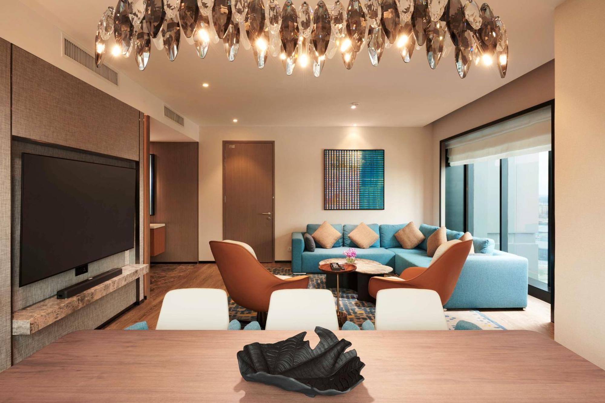 Doubletree By Hilton I-city Hotel 5*