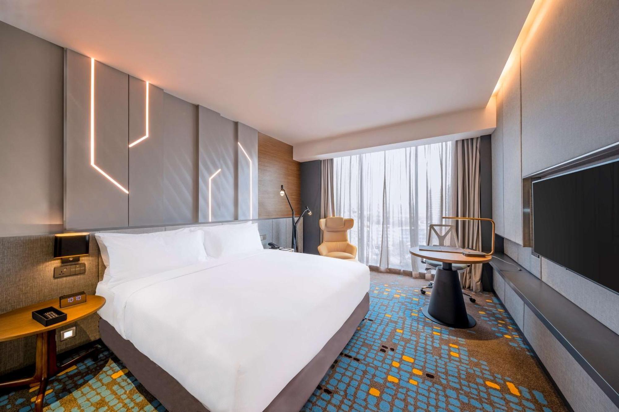 Doubletree By Hilton I-city 5*