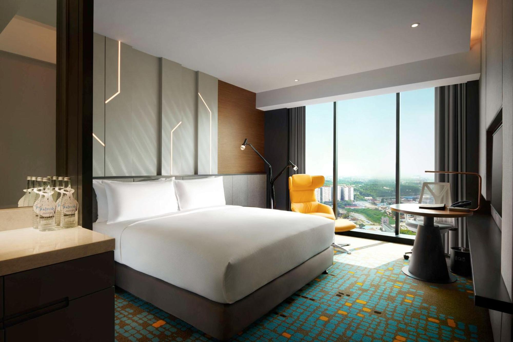 Hotel Doubletree By Hilton I-city 5*