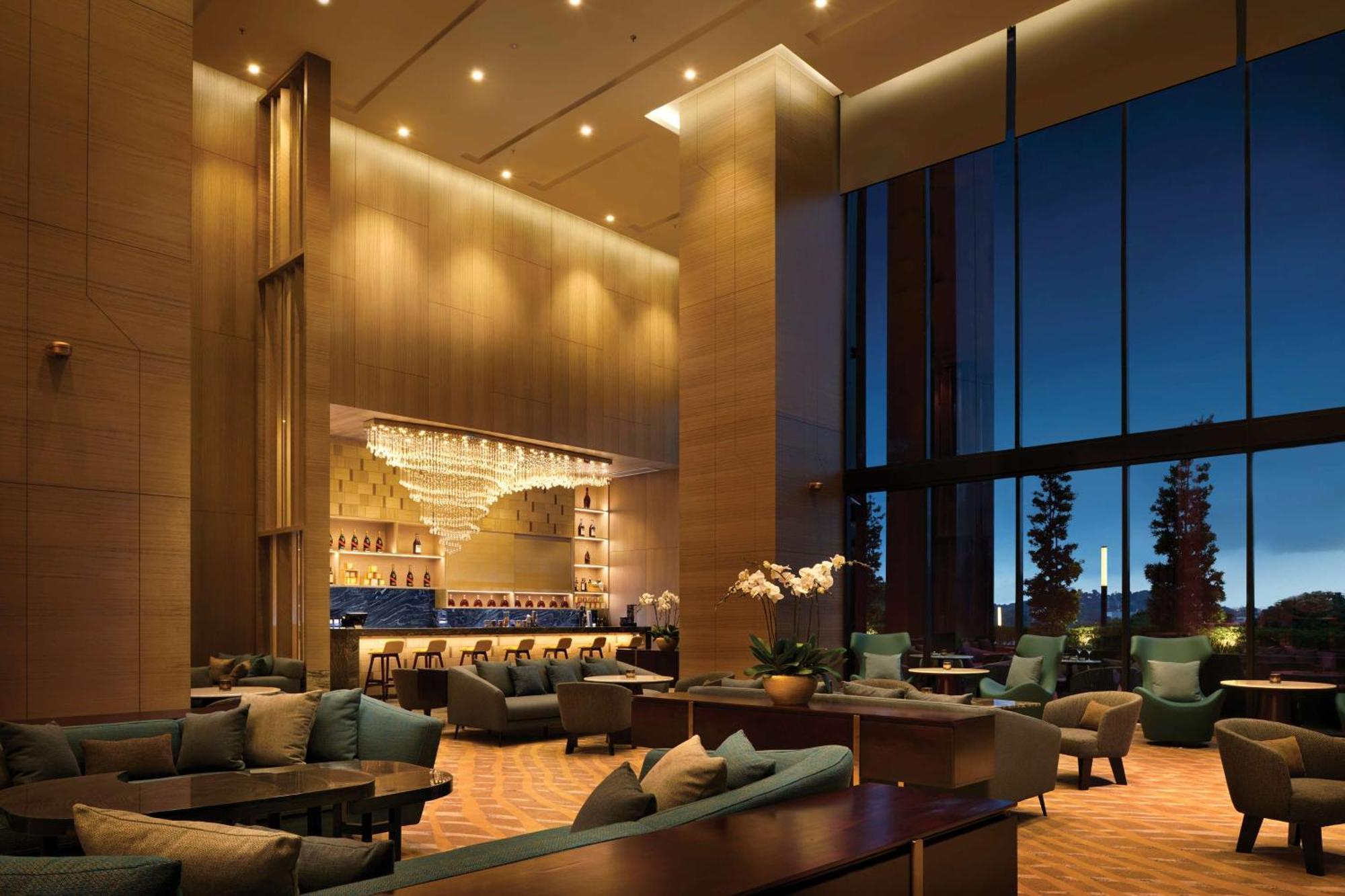 Doubletree By Hilton I-city Hotel 5*