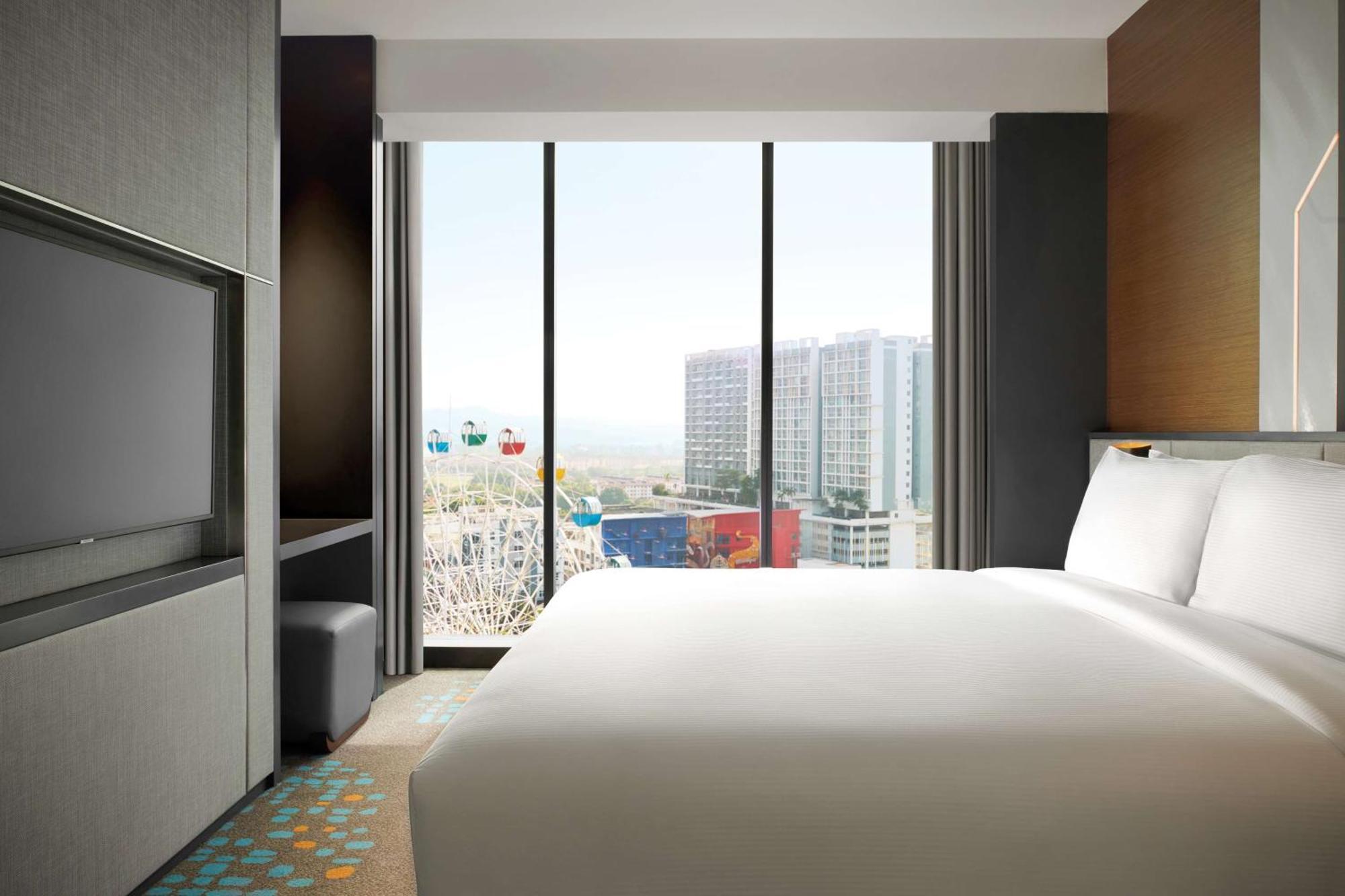 Hotel Doubletree By Hilton I-city 5*